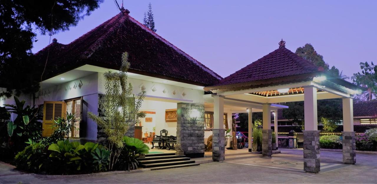 Hotel Minak Jinggo Banyuwangi (East Java) Exterior foto